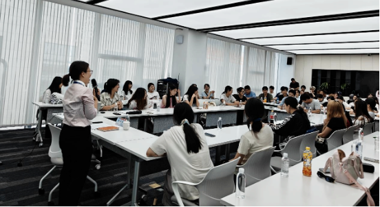 Ба Quangong Co., Ltd боздид кунед ва асрори хиштсозиро омӯзед